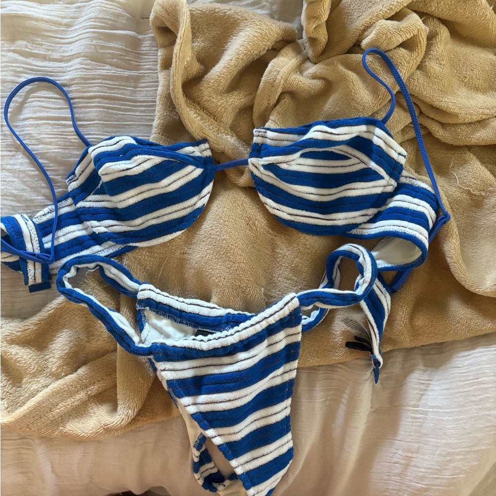 TRIANGL Pamla Bikini Set!